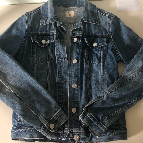 Classic GAP Jean Jacket - Picture 2 of 3
